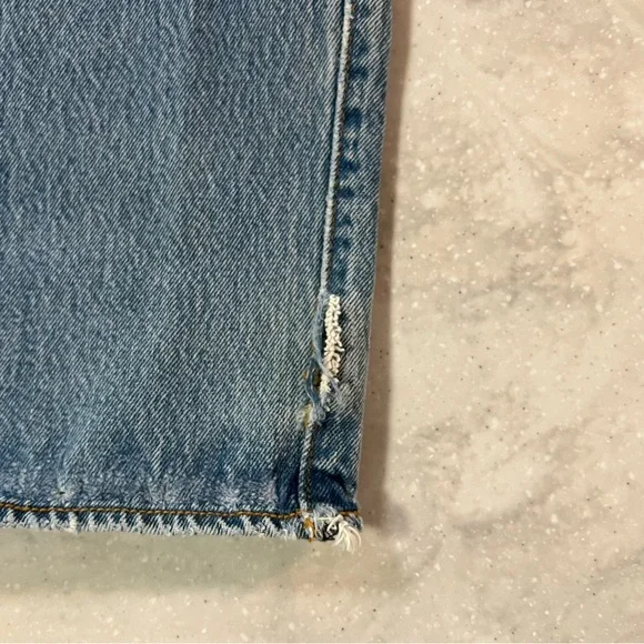 Men’s Levi’s 501 Original Fit Button Fly Distressed 34 x 30.5 - Picture 7 of 7